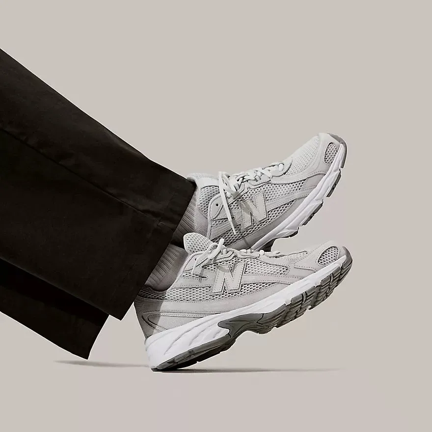 740 Sneaker (Grey   Reflection)
